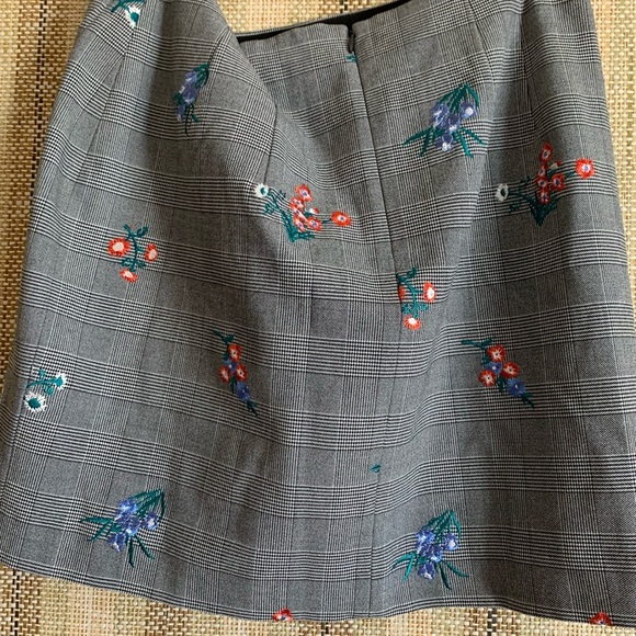 Express Floral Grey Short Mini Skirt Bottom Formal Clothing Fashion Women Size 8 - Picture 3 of 4
